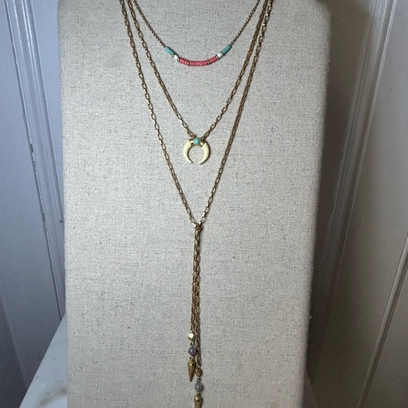 Stella&Dot Layered Necklace with Horn Detail - like new/display only - Picture 4 of 6